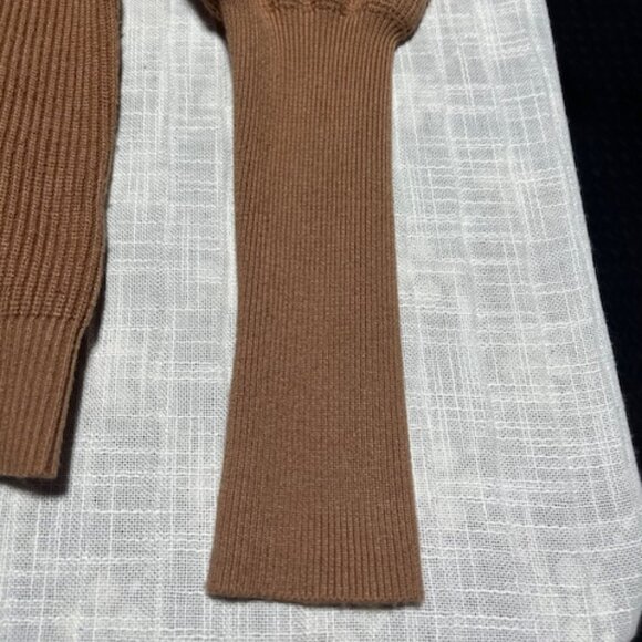 Tan Zara Sweater- Size L - Picture 3 of 5